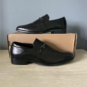 Van Heusen dress shoes